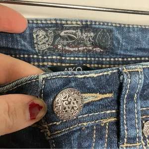 Silver Jeans Aiko Baby Bootcut Jeans‎ Size 26 thumbnail 3