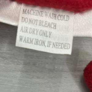 Vintage Bath & Body Works Red Winter Hat And Glove Set thumbnail 7