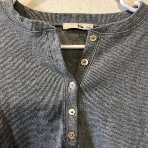 Wilfred Free Mavis Cropped Henley Thermal Heather Gray Womens small thumbnail 2