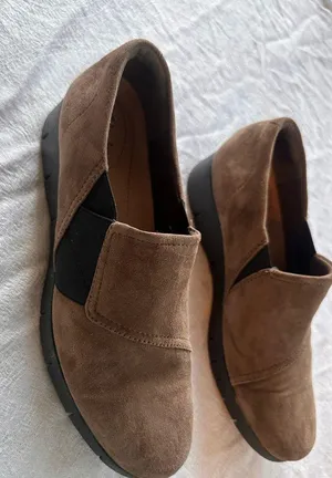 Clarks Women’s Slip-On Leather thumbnail 1