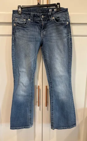 Miss Me Signature Bootcut Jeans Medium Wash Embroidered Feather Size 30 flaw thumbnail 1