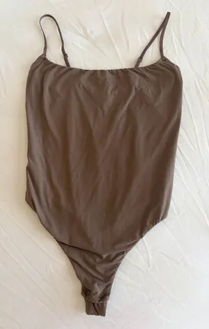 SKIMS Chocolate Brown Scoop-Neck Adjustable Strap Bodysuit thumbnail 1