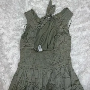 Green Open Back Maxi Dress size Small Boutique Brand for Wedding Guest / Winery thumbnail 5