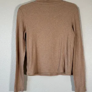 Group Babaton Tan Ribbed Turtleneck Sweater Womens M Neutral Classic Minimalist thumbnail 3