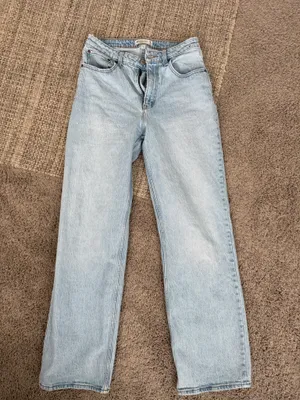 Abercrombie jeans thumbnail 2