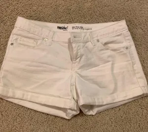 White Shorts Size 6/28 thumbnail 1