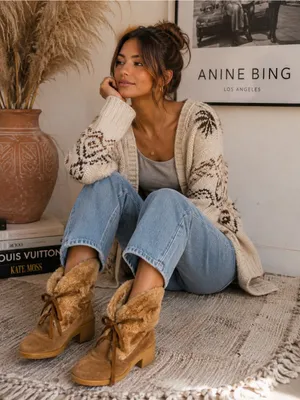 Snowland Vintage 70’s Tan Suede Faux Fur Snow Bunny Eskimo Moccasin Booties thumbnail 1