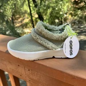 Oofos OOcoozie Womens Size 6 Shoe Slippers Comfort Fleece Recovery‎ Slip On New! thumbnail 11