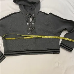 Puma Fenty By Rihanna Grey Rising Sun Lace-Up Cropped Hoodie.Size-Medium thumbnail 5