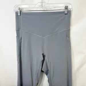 Halara Medium Leggings High Waisted Gray Side Pockets 7/8 Solid‎ Athleisure 704 thumbnail 2