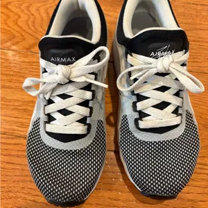 Nike Air Max Zero Essential “Oreo” Sneakers | US 4Y / Women’s 5.5 thumbnail 2