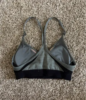 Nike sports Bra thumbnail 2