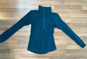 Columbia Workout/Hiking Top Size XS thumbnail 1