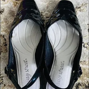 Easy Street Low heel patent leather shoes in WIDE WIDTH thumbnail 2