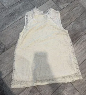 White shirt Size M thumbnail 1