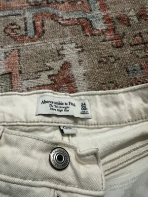 Abercrombie White Ultra High Rise Jeans thumbnail 2