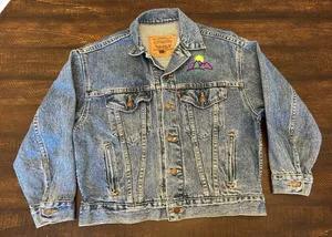 Vintage Levi's Denim Trucker Jacket Women’s Medium Made in USA 90s Jean Jacket thumbnail 1