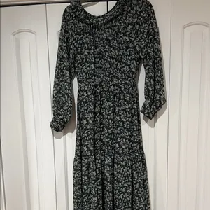 Madewell Green Floral Midi Dress | Size XS |‎ Long Sleeve thumbnail 4
