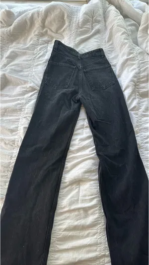 ZARA High-Rise Wide-Leg Jeans thumbnail 4