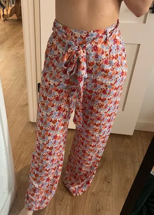 Forever 21 Floral Pants thumbnail 1