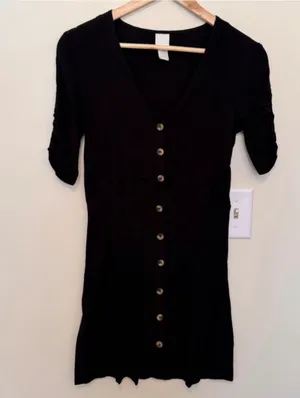 H&M black ruched short sleeve v neck midi dress thumbnail 3