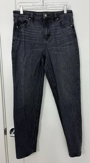 American Eagle Size 10 Black Strigid Highest Rise Mom Jeans thumbnail 1