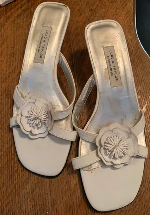 Lord & Taylor Vintage White Leather Heels with Flower (black accents) thumbnail 1