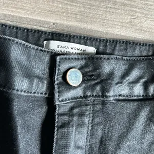 Zara woman coated black pants thumbnail 3
