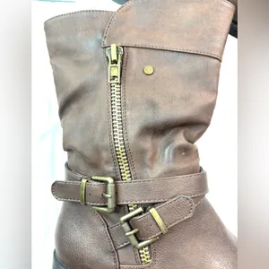 Global Win 9 Women's Brown Faux Leather Slouch Buckle Zip Heeled Boots thumbnail 5