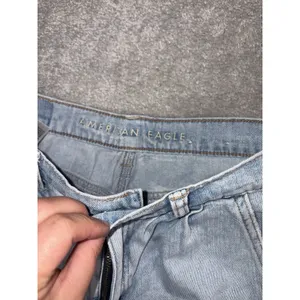 American Eagle Mom Short Cuffed Light Wash Size 0 thumbnail 3