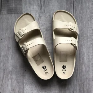 URB sandals . Cream . Size 9/10 Tan thumbnail 8