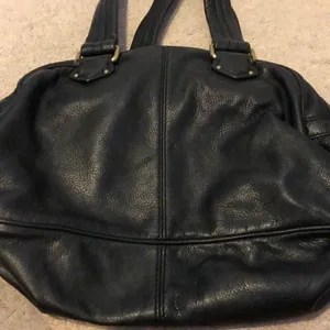MARC BY MARC JACOBS Totally Turnlock Core Bowler Bag Blk Leather Brass Hardware thumbnail 4