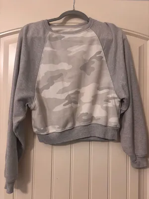 American Eagle Grey Camo Sweatshirt thumbnail 1