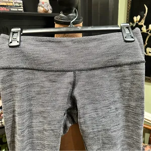Lululemon Wunder Under High-Rise Leggings – Black & Gray Textured, Size 6 thumbnail 4