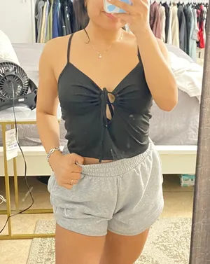 H&M Black Cropped Top thumbnail 1