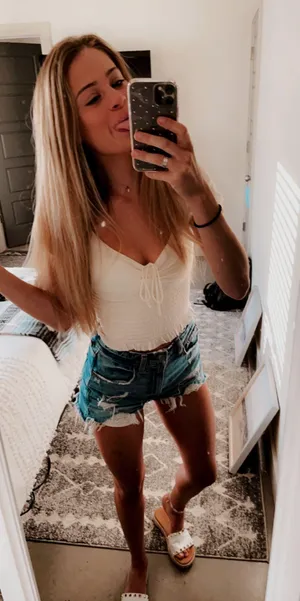 Urban Outfitters White Crop Top thumbnail 1