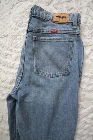 High-Rise Straight Wrangler Jeans thumbnail 4