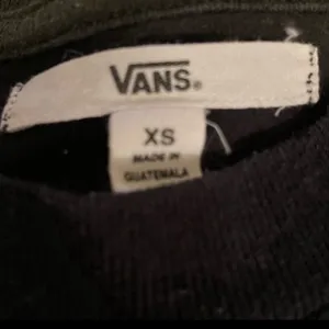 Vans Off the Wall Women’s Long Sleeve Crop Top Shirt Black White XS thumbnail 4