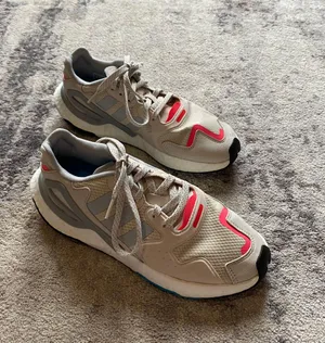 Adidas Tennis Shoes thumbnail 2