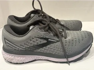 Brooks Ghost 13 Womens Size 7.5 Gray Running Walking Shoes Sneakers 1203381b084 thumbnail 1
