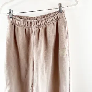 Alo High Rise Straight Leg Ombre Sweatpants in Gravel Sandstorm Brown XS thumbnail 5