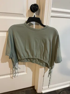 crop top thumbnail 1