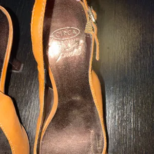 Vintage Women's Tan Leather Slingback Shoes thumbnail 2