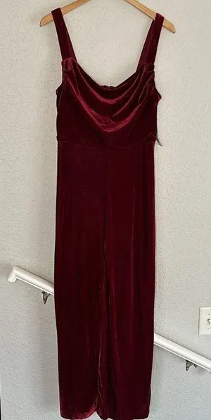 NEW BCBG Paris Burgundy Wine Velvet Jumpsuit Holiday Vampire Fall Wide Leg thumbnail 4