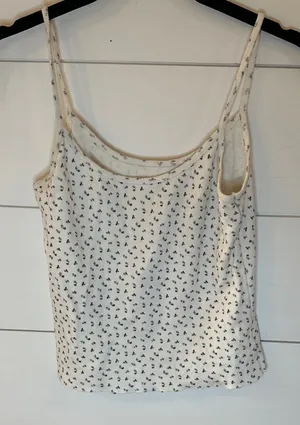 Brandy Melville White Floral Camisole size S‎ EUC thumbnail 1