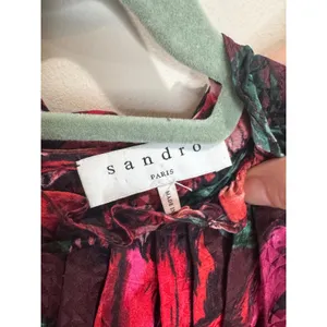 Sandro Paris Red Floral Mock Neck Blouse Black Lace Sleeves Silk Blend sz 1 thumbnail 7