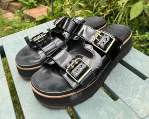 UGG Platform Black Sandals Slides 9.5 thumbnail 1