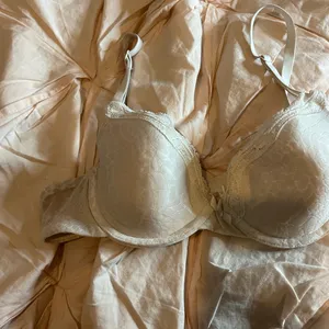 36B Creme silk leopard print bra Size undefined thumbnail 2