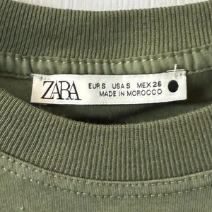 ZARA Shoulder Pad T Shirt Top Olive Green Size Small thumbnail 3