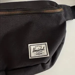 Herschel Supply Company Black Belt Bag with Gold Zipper NWOT thumbnail 3